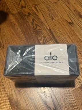 ALO Yoga Black Uplifting Yoga Block